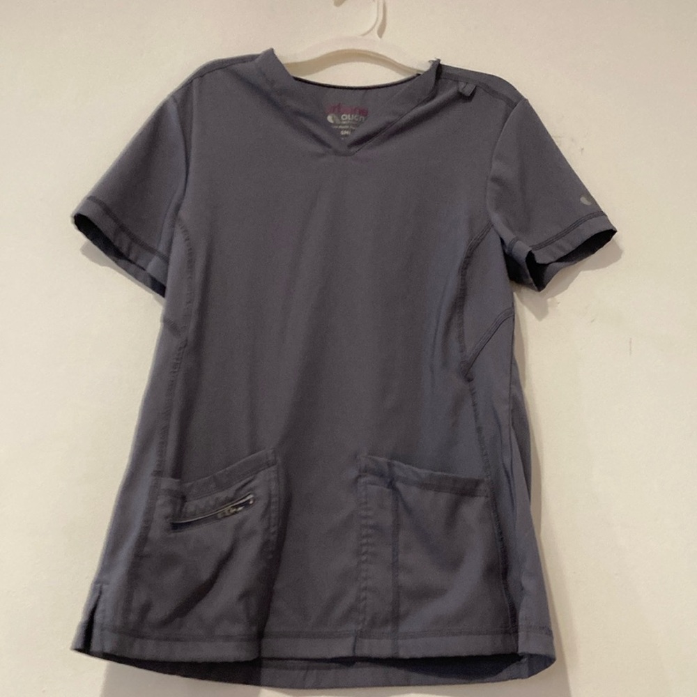 Urbane Scrub top in excellent pre~loved condition. Super soft and comfor…